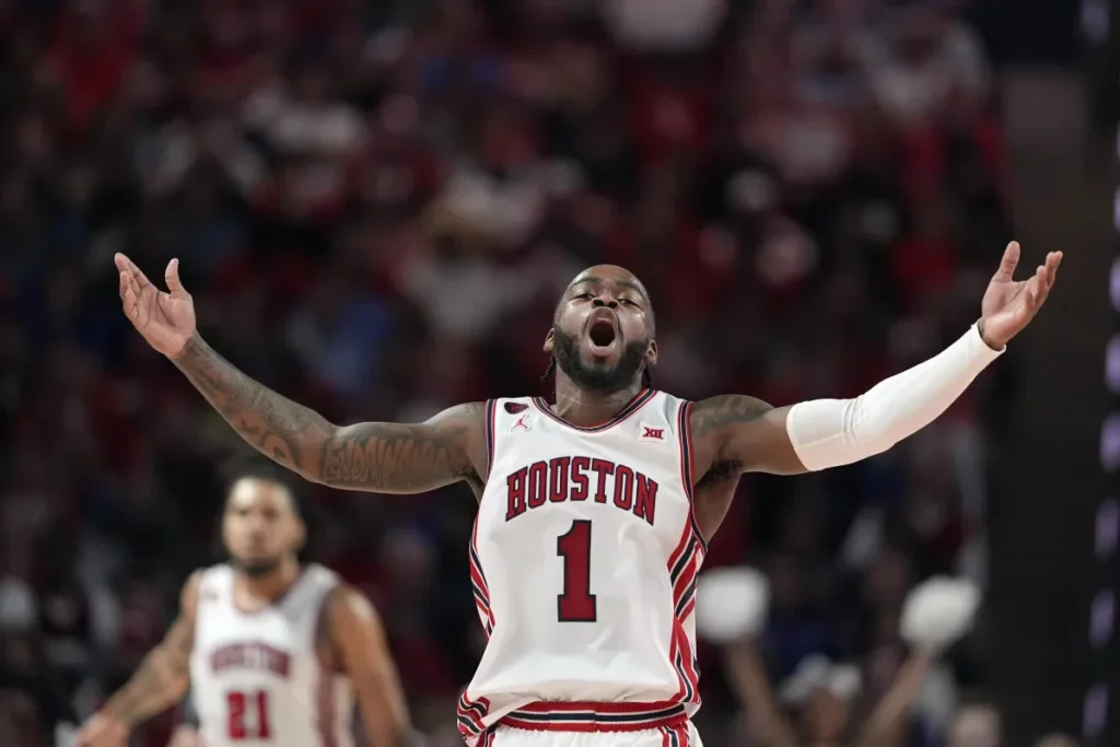 AP Top 25: Houston and UConn Lead