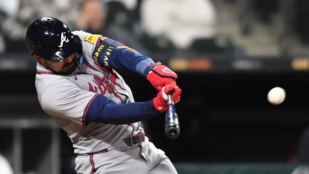 Thrilling Clash: Mets Battle Braves in Decisive Game